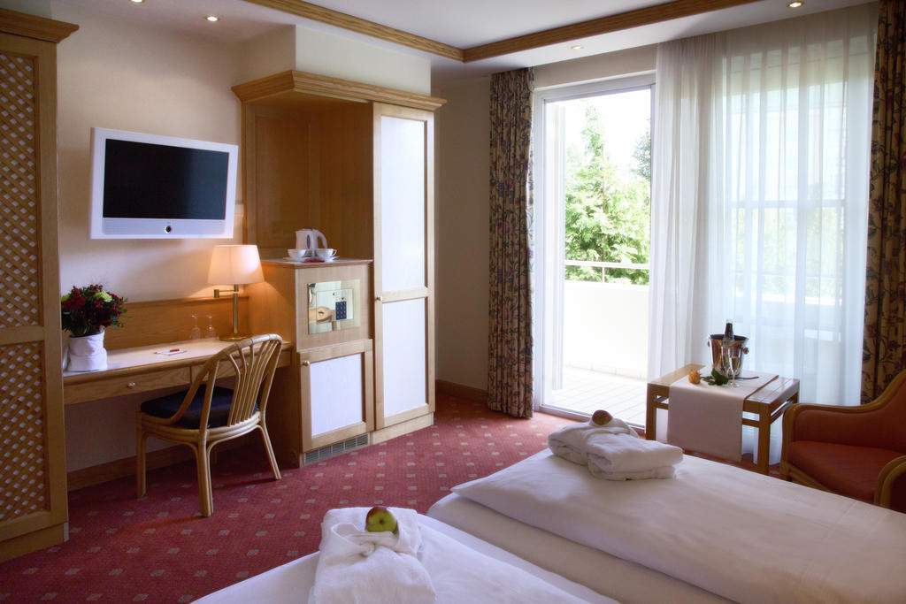 Thermenhotel Quellenhof Bad Fussing Exterior photo